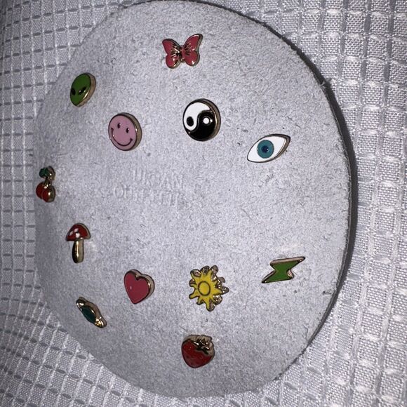 Urban Outfitters Single Earrings Gold Tone Cherries Strawberry Heart Post NWT - Picture 2 of 4